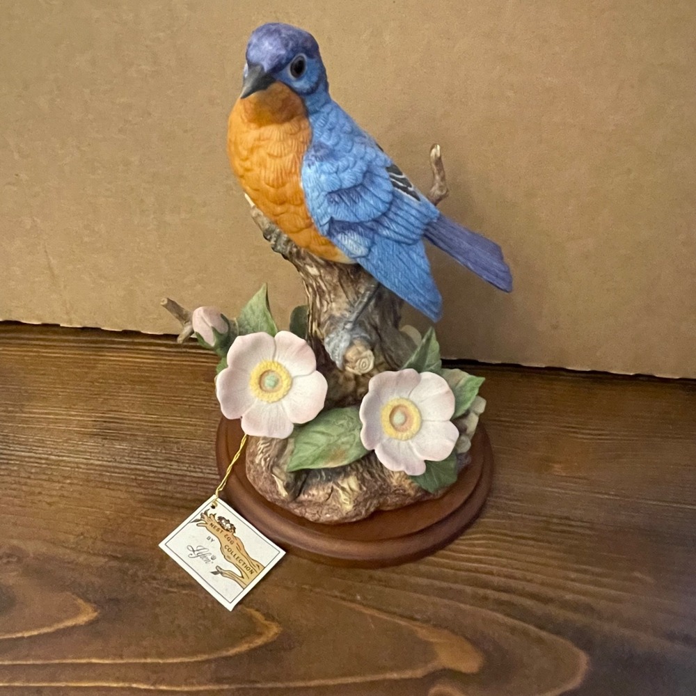 Vintage 1995 Lefton Bluebird Figurine Nest Egg Collection Taiwan Wood Base Tag